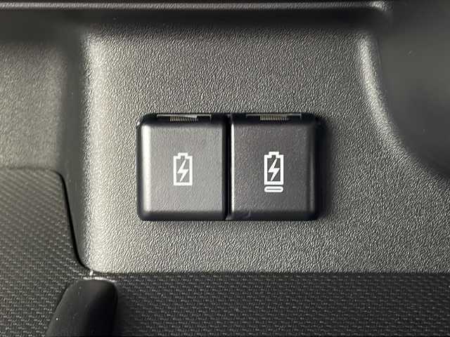 スズキ スペーシア カスタム HYBRID XS 山口県 2023(令5)年 0.1万km ブルーイッシュブラックパール3 両側パワースライドドア/プッシュスタート/スマートキー（スペアキー有）/シートヒーター（運転席＋助手席）/ステアリングヒーター/ヘッドアップディスプレイ/USB入力端子×２/オートエアコン/オートライト/LEDヘッドライト/フォグライト/サーキュレーター/アームレストコンソールボックス/助手席シートアンダーボックス/電動格納ミラー/スズキセーフティサポート/・デュアルセンサーブレーキサポート/・誤発進抑制機能/・車線逸脱抑制機能/・ふらつき警報/・車線維持支援機能/・発進お知らせ機能/・標識認識機能/・アダプティブクルーズコントロール/・低速時ブレーキサポート/・後方誤発進抑制機能