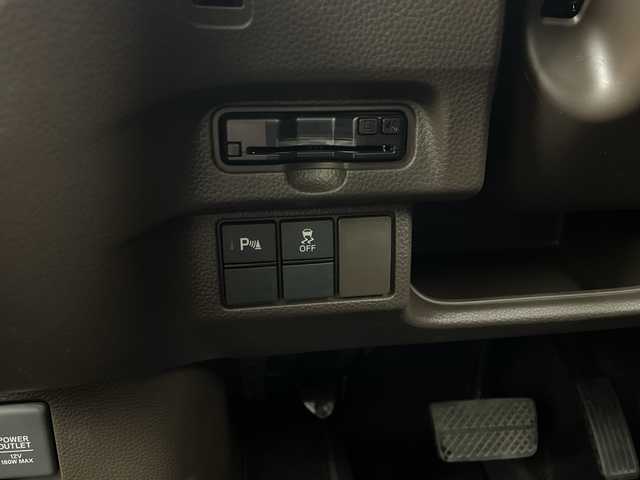 ホンダ Ｎ ＢＯＸ L 新潟県 2023(令5)年 3.5万km プラチナホワイトパール 4WD/スマートキー/メモリナビ　型式MDV-D309BT/CD/SD/USB/バックカメラ/ETC/ドラレコ/シートヒーター　D席/N席/ホンダセンシング/LEDライト