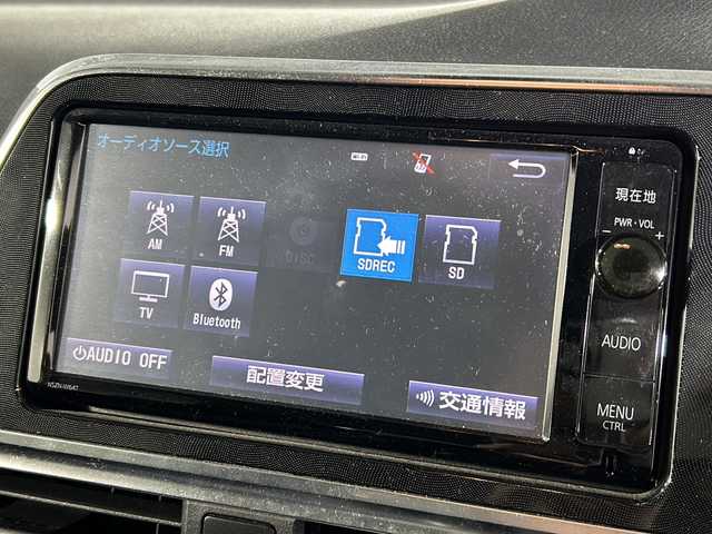 トヨタ シエンタ G 神奈川県 2016(平28)年 4万km シルバーM 純正SDナビ(NSZN-W64T)/・FM AM SD CD Bluetooth /DVD再生/バックカメラ/フルセグTV/トヨタセーフティセンス/・プリクラッシュセーフティ/・レーンディパーチャーアラート/・オートマチックハイビーム/アイドリングストップ/スマートキー/スペアキー/純正ビルトインETC/3列シート/ベンチシート/純正フロアマット/純正LEDオートライト（OP）/両側パワースライドドア/横滑り防止装置