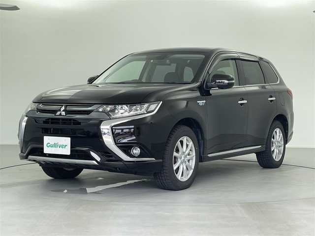 三菱 アウトランダー ＰＨＥＶ G プレミアムパッケージ 福井県 2015(平27)年 7.8万km ルビーブラックP 純正ナビ/衝突軽減ブレーキ/全方位カメラ/レーンキープアシスト/ETC/パワーシート /シートヒーター /クルーズコントロール/革巻きステアリング/ステアリングヒーター/ステアリングチルド機構/ステアリングスイッチ/パドルシフト/LED/オートライト /フォグランプ/オートマチックハイビーム/プッシュスタート/スマートキー/純正フロアマット/リアワイパー