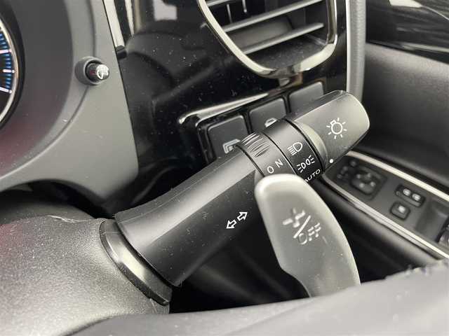 三菱 アウトランダー ＰＨＥＶ G プレミアムパッケージ 福井県 2015(平27)年 7.8万km ルビーブラックP 純正ナビ/衝突軽減ブレーキ/全方位カメラ/レーンキープアシスト/ETC/パワーシート /シートヒーター /クルーズコントロール/革巻きステアリング/ステアリングヒーター/ステアリングチルド機構/ステアリングスイッチ/パドルシフト/LED/オートライト /フォグランプ/オートマチックハイビーム/プッシュスタート/スマートキー/純正フロアマット/リアワイパー