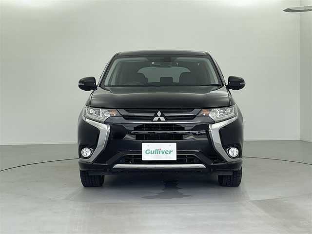 三菱 アウトランダー ＰＨＥＶ G プレミアムパッケージ 福井県 2015(平27)年 7.8万km ルビーブラックP 純正ナビ/衝突軽減ブレーキ/全方位カメラ/レーンキープアシスト/ETC/パワーシート /シートヒーター /クルーズコントロール/革巻きステアリング/ステアリングヒーター/ステアリングチルド機構/ステアリングスイッチ/パドルシフト/LED/オートライト /フォグランプ/オートマチックハイビーム/プッシュスタート/スマートキー/純正フロアマット/リアワイパー