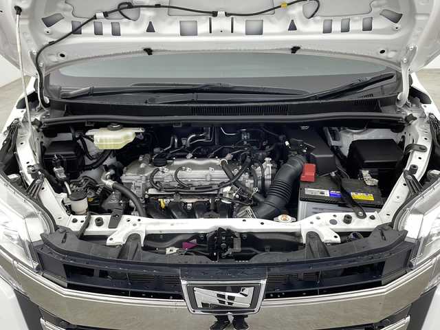 トヨタ ノア Si ダブルバイビーⅢ 兵庫県 2021(令3)年 1.6万km ホワイトパールクリスタルシャイン ・純正10インチナビ&TV&CD&SD&BT/・トヨタセーフティセンス　/・プリクラッシュセーフティ/・レーンキープアシスト/・オートマチックハイビーム/・クルーズコントロール/・両側パワースライドドア/・純正リアフリップダウンモニター　/・前後ドライブレコーダー/・ビルトインＥＴＣ　/・バックカメラ　/・前後コーナーセンサー/・ハーフレザーシート/・アイドリングストップ　/・LEDオートライト　/・LEDフォグランプ　/・純正１６インチアルミホイール