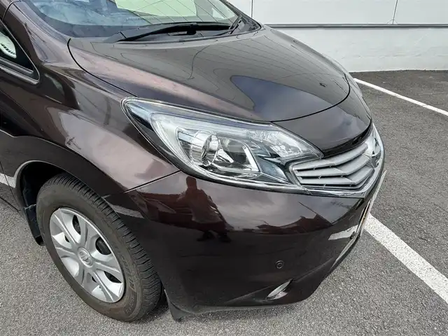 日産 ノート メダリスト  Vセレクション+セーフティⅡ 長崎県 2016(平28)年 6.1万km インペリアルアンバーP ワンオーナー/純正メモリナビ/（フルセグ/CD/DVD/BT）/アラウンドビューモニター/衝突軽減ブレーキ/横滑り防止装置/レーンアシスト/オートライト/ドアバイザー/プッシュスタート/ETC/電格ミラー/取扱説明書/保証書