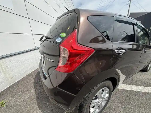 日産 ノート メダリスト  Vセレクション+セーフティⅡ 長崎県 2016(平28)年 6.1万km インペリアルアンバーP ワンオーナー/純正メモリナビ/（フルセグ/CD/DVD/BT）/アラウンドビューモニター/衝突軽減ブレーキ/横滑り防止装置/レーンアシスト/オートライト/ドアバイザー/プッシュスタート/ETC/電格ミラー/取扱説明書/保証書