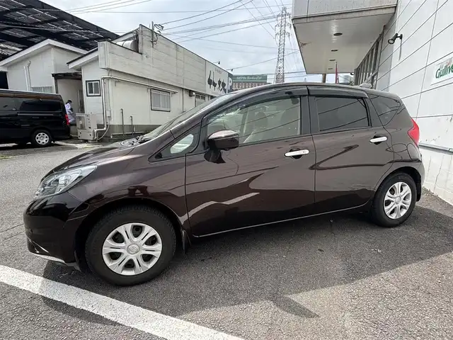日産 ノート メダリスト  Vセレクション+セーフティⅡ 長崎県 2016(平28)年 6.1万km インペリアルアンバーP ワンオーナー/純正メモリナビ/（フルセグ/CD/DVD/BT）/アラウンドビューモニター/衝突軽減ブレーキ/横滑り防止装置/レーンアシスト/オートライト/ドアバイザー/プッシュスタート/ETC/電格ミラー/取扱説明書/保証書