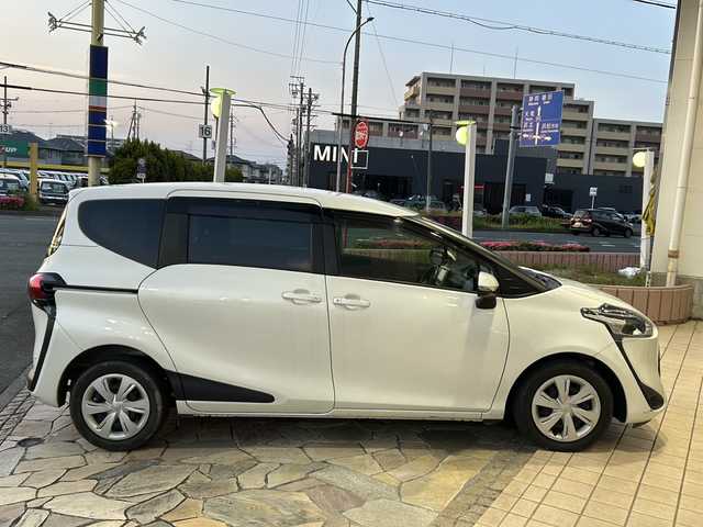 トヨタ シエンタ ハイブリッド ファンベースG セーフティED 静岡県 2021(令3)年 3.7万km ホワイトパールクリスタルシャイン 純正ナビ/・アラウンドビューモニター/・フロントカメラ/・サイドカメラ/・Bluetooth/・USB/・DVD/・フルセグTV/主要装備/・ETC車載器/・前後ドライブレコーダー/・両側パワースライドドア/・前席シートヒーター/・衝突被害軽減システム/・レーンキープアシスト/・クルーズコントロール/・前後ソナー/・LEDヘッドライト/・オートマチックハイビーム/・社外フロアマット/・ステアリングヒーター/・TVキャンセラー/・スマートキー/・ECOモード/・EVモード