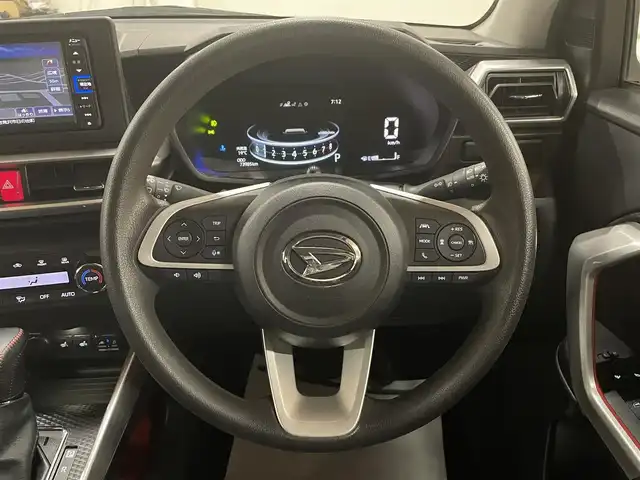 ダイハツ ロッキー G 道央・札幌 2021(令3)年 7.4万km ブラックマイカメタリック/コンパーノレッド 4WD/ワンオーナー/寒冷地仕様/純正メモリナビ/・フルセグTV/CD/DVD/BT/SD/USB/TVキャンセラー/バックカメラ/純正エンジンスターター/純正ドライブレコーダー/前席シートヒーター/スマートアシスト/・衝突警報機能/・衝突回避支援ブレーキ/・前後誤発進抑制機能/・レーンキープコントロール/・車線逸脱警報機能/・ふらつき警報/・先行車発進お知らせ機能/・標識認識機能/横滑り防止装置/前後コーナーセンサー/アダプティブクルーズコントロール/アイドリングストップ/オートライト/LEDヘッドライト/フォグライト/シーケンシャルウインカー/プッシュスタート/スマートキー×2/ステアリングリモコン/純正フロアマット/純正ドアバイザー/ウインカーミラー/純正17インチAW/新車時保証書/取扱説明書/ナビ取扱説明書