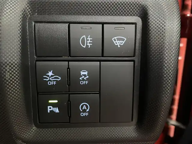 ダイハツ ロッキー G 道央・札幌 2021(令3)年 7.4万km ブラックマイカメタリック/コンパーノレッド 4WD/ワンオーナー/寒冷地仕様/純正メモリナビ/・フルセグTV/CD/DVD/BT/SD/USB/TVキャンセラー/バックカメラ/純正エンジンスターター/純正ドライブレコーダー/前席シートヒーター/スマートアシスト/・衝突警報機能/・衝突回避支援ブレーキ/・前後誤発進抑制機能/・レーンキープコントロール/・車線逸脱警報機能/・ふらつき警報/・先行車発進お知らせ機能/・標識認識機能/横滑り防止装置/前後コーナーセンサー/アダプティブクルーズコントロール/アイドリングストップ/オートライト/LEDヘッドライト/フォグライト/シーケンシャルウインカー/プッシュスタート/スマートキー×2/ステアリングリモコン/純正フロアマット/純正ドアバイザー/ウインカーミラー/純正17インチAW/新車時保証書/取扱説明書/ナビ取扱説明書