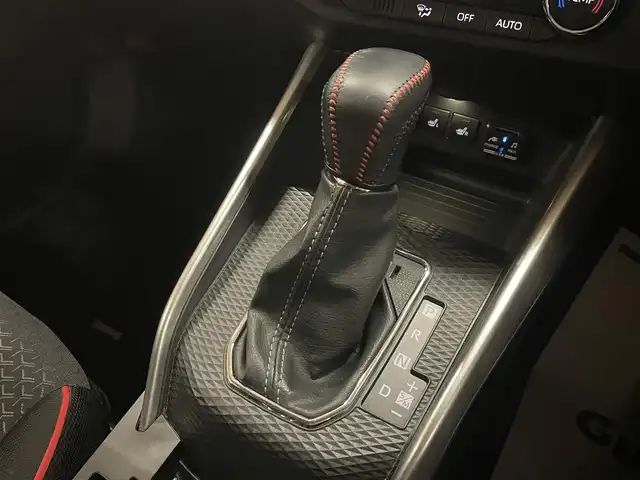 ダイハツ ロッキー G 道央・札幌 2021(令3)年 7.4万km ブラックマイカメタリック/コンパーノレッド 4WD/ワンオーナー/寒冷地仕様/純正メモリナビ/・フルセグTV/CD/DVD/BT/SD/USB/TVキャンセラー/バックカメラ/純正エンジンスターター/純正ドライブレコーダー/前席シートヒーター/スマートアシスト/・衝突警報機能/・衝突回避支援ブレーキ/・前後誤発進抑制機能/・レーンキープコントロール/・車線逸脱警報機能/・ふらつき警報/・先行車発進お知らせ機能/・標識認識機能/横滑り防止装置/前後コーナーセンサー/アダプティブクルーズコントロール/アイドリングストップ/オートライト/LEDヘッドライト/フォグライト/シーケンシャルウインカー/プッシュスタート/スマートキー×2/ステアリングリモコン/純正フロアマット/純正ドアバイザー/ウインカーミラー/純正17インチAW/新車時保証書/取扱説明書/ナビ取扱説明書
