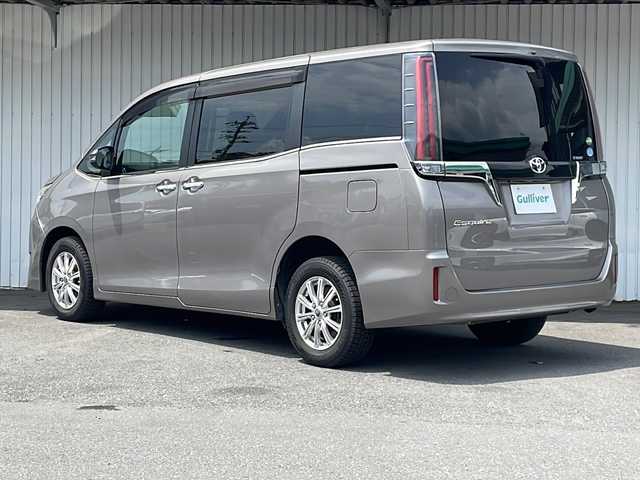 トヨタ エスクァイア Gi プレミアムパッケージ 長野県 2018(平30)年 5万km アバンギャルドブロンズメタリック ４WD/トヨタセーフティセンス/純正メーカーナブフルセグTV/バックカメラ/ETC2.0/両側パワースライドドア/ブラウンハーフレザーシート/シートヒーター /ステアリングヒーター/ドライブレコーダー/社外15インチアルミ/純正アルミ付夏タイヤ積込