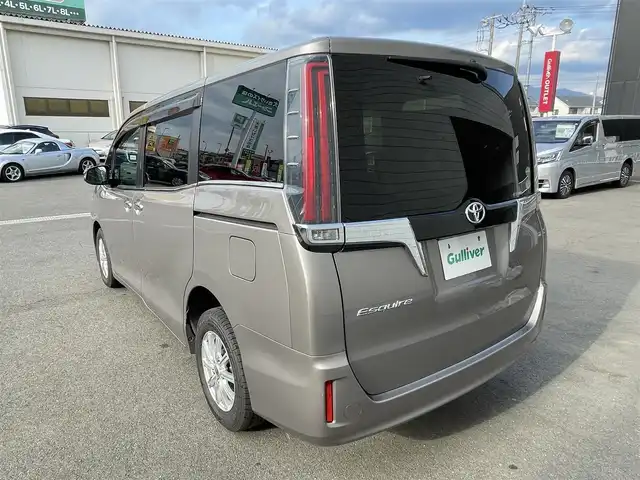 トヨタ エスクァイア Gi プレミアムパッケージ 群馬県 2018(平30)年 5万km アバンギャルドブロンズメタリック トヨタセーフティセンス/・プリクラッシュセーフティ/・オートマチックハイビーム/・レーンディパーチャーアラート/純正8インチSDナビ/　　Bluetooth/フルセグ/    FM/AM/SD/SDREC/    CD/DVD/USB/AUX/バックカメラ/クルーズコントロール/両側パワースライドドア/4WD/ブラウンハーフレザーシート/前席シートヒーター /ステアリングヒーター/ドライブレコーダー/純正15AW付夏タイヤ積込/純正フロアマット/ビルドインETC2.0