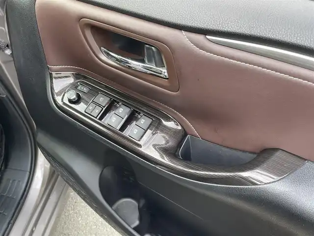 トヨタ エスクァイア Gi プレミアムパッケージ 群馬県 2018(平30)年 5万km アバンギャルドブロンズメタリック トヨタセーフティセンス/・プリクラッシュセーフティ/・オートマチックハイビーム/・レーンディパーチャーアラート/純正8インチSDナビ/　　Bluetooth/フルセグ/    FM/AM/SD/SDREC/    CD/DVD/USB/AUX/バックカメラ/クルーズコントロール/両側パワースライドドア/4WD/ブラウンハーフレザーシート/前席シートヒーター /ステアリングヒーター/ドライブレコーダー/純正15AW付夏タイヤ積込/純正フロアマット/ビルドインETC2.0