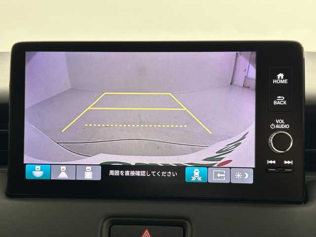 ホンダ ヴェゼル ハイブリッド e:HEV Z 大阪府 2025(令7)年 0.1万km未満 プラチナホワイトパール Honda SENSING/・衝突軽減ブレーキ（CMBS）/・誤発進抑制機能/・後方後発進抑制機能/・近距離衝突軽減ブレーキ/・歩行者事故軽減ステアリング/・路外逸脱抑制機能/・渋滞追従機能付アダプティブクルーズコントロール（ACC）/・車線維持支援システム（LKAS）/・トラフィックジャムアシスト（渋滞運転支援機能）/・先行車発進お知らせ機能/・標識認識機能/・オートハイビーム/・パーキングセンサーシステム/・急アクセル抑制機能/・アダプティブドライビングビーム/・ブラインドスポットインフォメーション/Honda CONNECTディスプレー+ETC2.0車載器(ナビゲーション連動)/ワイヤレス充電器/D/N席シートヒーター/ステアリングヒーター/純正18インチアルミホイール/フルセグTV/コーナーセンサー