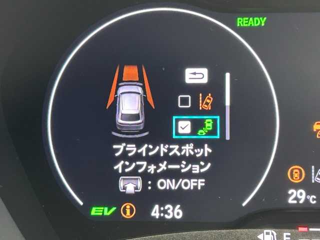 ホンダ ヴェゼル ハイブリッド e:HEV Z 大阪府 2025(令7)年 0.1万km未満 プラチナホワイトパール Honda SENSING/・衝突軽減ブレーキ（CMBS）/・誤発進抑制機能/・後方後発進抑制機能/・近距離衝突軽減ブレーキ/・歩行者事故軽減ステアリング/・路外逸脱抑制機能/・渋滞追従機能付アダプティブクルーズコントロール（ACC）/・車線維持支援システム（LKAS）/・トラフィックジャムアシスト（渋滞運転支援機能）/・先行車発進お知らせ機能/・標識認識機能/・オートハイビーム/・パーキングセンサーシステム/・急アクセル抑制機能/・アダプティブドライビングビーム/・ブラインドスポットインフォメーション/Honda CONNECTディスプレー+ETC2.0車載器(ナビゲーション連動)/ワイヤレス充電器/D/N席シートヒーター/ステアリングヒーター/純正18インチアルミホイール/フルセグTV/コーナーセンサー