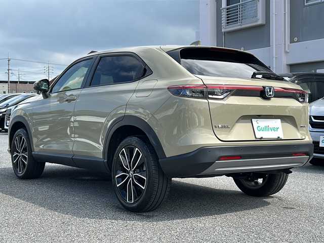 ホンダ ヴェゼル ハイブリッド 沖縄県 2021(令3)年 2.4万km サンドカーキパール ホンダセンシング/純正９型ナビ/ＡＭ／ＦＭ／ＣＤ／ＤＶＤ／ＢＴ/フルセグＴＶ/バックモニター/衝突軽減/クルコン/コーナーセンサー/オートライト/ＥＴＣ/純正１８ＡＷ/ドラレコ
