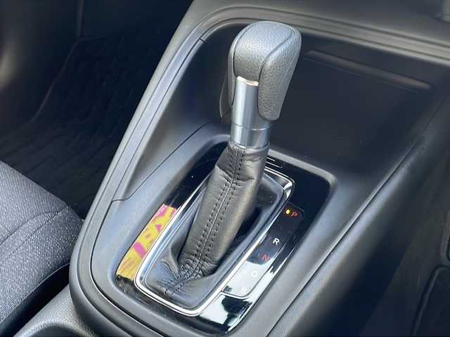 ホンダ ヴェゼル ハイブリッド e:HEV X 福岡県 2021(令3)年 2.4万km サンドカーキパール ホンダセンシング/純正９型ナビ/Bluetooth/CD/DVD/フルセグTV/バックモニター/追従クルーズコントロール/コーナーセンサー/ドライブレコーダー/ビルトインETC/純正LEDヘッドライト/オートライト/純正１８インチアルミホイール/フォグランプ/純正フロアマット/スマートキー/プッシュスタート