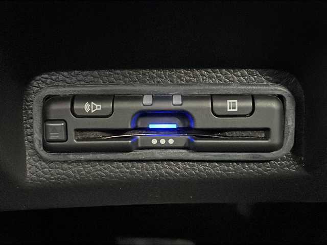 ホンダ ヴェゼル ハイブリッド e:HEV X 福岡県 2021(令3)年 2.4万km サンドカーキパール ホンダセンシング/純正９型ナビ/Bluetooth/CD/DVD/フルセグTV/バックモニター/追従クルーズコントロール/コーナーセンサー/ドライブレコーダー/ビルトインETC/純正LEDヘッドライト/オートライト/純正１８インチアルミホイール/フォグランプ/純正フロアマット/スマートキー/プッシュスタート