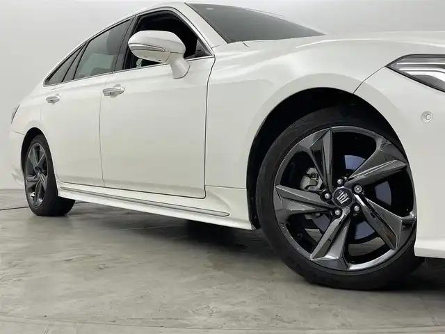 トヨタ クラウン ハイブリッド RS リミテッド 福岡県 2020(令2)年 7.3万km ホワイトパールクリスタルシャイン 純正ナビ　/フルセグTV　/全方位カメラ　/ビルトインＥＴＣ２．０　/前後ドラレコ　/レーダークルコン　/コーナーセンサー　/衝突被害軽減ブレーキ　/レーンキープ　/ＰＫＳＢ　/ＢＳＭ　/HUD　/パーキングアシスト　/ＭＴモード付き　/ハーフレザーシート　/パワーシート　/シートヒーター　/ステアリングリモコン　/ステアリングヒーター　/純正１８インチアルミホイール