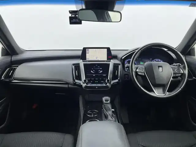 トヨタ クラウン ハイブリッド S 群馬県 2019(平31)年 8.9万km シルバーM T-Conect 8インチナビ(遠視点ディスプレイ)/・フルセグTV/FM/AM/USB/AUX/CD/DVD/バックカメラ/Bluetooth/Miracast/＝＝＝＝＝＝＝＝＝＝＝＝＝＝/Toyota Safety Sence/・プリクラッシュセーフティ/・レーントレーシングアシスト/・レーダークルーズコントロール/・ロードサインアシスト/・アダプティブハイビームシステム/・オートマチックハイビーム/インテリジェントクリアランスソナー/前席パワーシート/前席シートヒーター/ステアリングヒーターステアリングスイッチ/LEDヘッドライト/LEDフォグランプ/前方ドライブレコーダー/パドルシフト/プッシュスタート/スマートキー