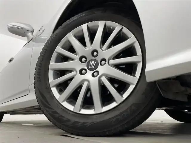 トヨタ クラウン ハイブリッド S 群馬県 2019(平31)年 8.9万km シルバーM T-Conect 8インチナビ(遠視点ディスプレイ)/・フルセグTV/FM/AM/USB/AUX/CD/DVD/バックカメラ/Bluetooth/Miracast/＝＝＝＝＝＝＝＝＝＝＝＝＝＝/Toyota Safety Sence/・プリクラッシュセーフティ/・レーントレーシングアシスト/・レーダークルーズコントロール/・ロードサインアシスト/・アダプティブハイビームシステム/・オートマチックハイビーム/インテリジェントクリアランスソナー/前席パワーシート/前席シートヒーター/ステアリングヒーターステアリングスイッチ/LEDヘッドライト/LEDフォグランプ/前方ドライブレコーダー/パドルシフト/プッシュスタート/スマートキー