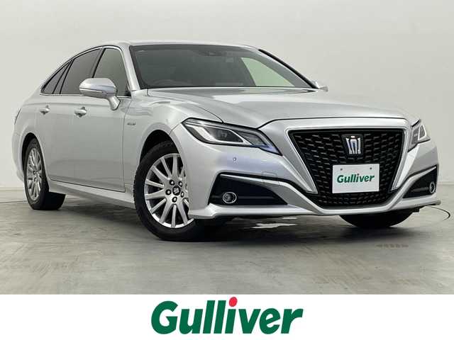 トヨタ クラウン ハイブリッド S 群馬県 2019(平31)年 8.9万km シルバーM T-Conect 8インチナビ(遠視点ディスプレイ)/・フルセグTV/FM/AM/USB/AUX/CD/DVD/バックカメラ/Bluetooth/Miracast/＝＝＝＝＝＝＝＝＝＝＝＝＝＝/Toyota Safety Sence/・プリクラッシュセーフティ/・レーントレーシングアシスト/・レーダークルーズコントロール/・ロードサインアシスト/・アダプティブハイビームシステム/・オートマチックハイビーム/インテリジェントクリアランスソナー/前席パワーシート/前席シートヒーター/ステアリングヒーターステアリングスイッチ/LEDヘッドライト/LEDフォグランプ/前方ドライブレコーダー/パドルシフト/プッシュスタート/スマートキー