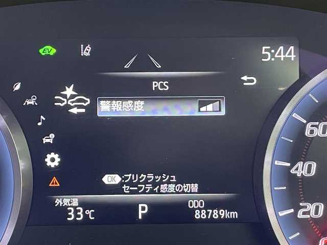 トヨタ クラウン ハイブリッド S 群馬県 2019(平31)年 8.9万km シルバーM T-Conect 8インチナビ(遠視点ディスプレイ)/・フルセグTV/FM/AM/USB/AUX/CD/DVD/バックカメラ/Bluetooth/Miracast/＝＝＝＝＝＝＝＝＝＝＝＝＝＝/Toyota Safety Sence/・プリクラッシュセーフティ/・レーントレーシングアシスト/・レーダークルーズコントロール/・ロードサインアシスト/・アダプティブハイビームシステム/・オートマチックハイビーム/インテリジェントクリアランスソナー/前席パワーシート/前席シートヒーター/ステアリングヒーターステアリングスイッチ/LEDヘッドライト/LEDフォグランプ/前方ドライブレコーダー/パドルシフト/プッシュスタート/スマートキー