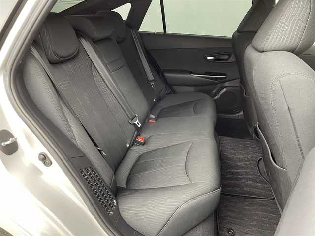 トヨタ クラウン ハイブリッド S 群馬県 2019(平31)年 8.9万km シルバーM T-Conect 8インチナビ(遠視点ディスプレイ)/・フルセグTV/FM/AM/USB/AUX/CD/DVD/バックカメラ/Bluetooth/Miracast/＝＝＝＝＝＝＝＝＝＝＝＝＝＝/Toyota Safety Sence/・プリクラッシュセーフティ/・レーントレーシングアシスト/・レーダークルーズコントロール/・ロードサインアシスト/・アダプティブハイビームシステム/・オートマチックハイビーム/インテリジェントクリアランスソナー/前席パワーシート/前席シートヒーター/ステアリングヒーターステアリングスイッチ/LEDヘッドライト/LEDフォグランプ/前方ドライブレコーダー/パドルシフト/プッシュスタート/スマートキー