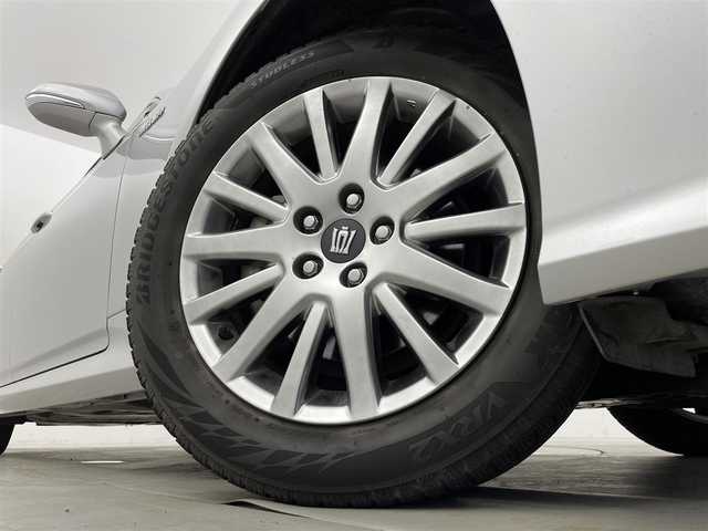 トヨタ クラウン ハイブリッド S 群馬県 2019(平31)年 8.9万km シルバーM T-Conect 8インチナビ(遠視点ディスプレイ)/・フルセグTV/FM/AM/USB/AUX/CD/DVD/バックカメラ/Bluetooth/Miracast/＝＝＝＝＝＝＝＝＝＝＝＝＝＝/Toyota Safety Sence/・プリクラッシュセーフティ/・レーントレーシングアシスト/・レーダークルーズコントロール/・ロードサインアシスト/・アダプティブハイビームシステム/・オートマチックハイビーム/インテリジェントクリアランスソナー/前席パワーシート/前席シートヒーター/ステアリングヒーターステアリングスイッチ/LEDヘッドライト/LEDフォグランプ/前方ドライブレコーダー/パドルシフト/プッシュスタート/スマートキー