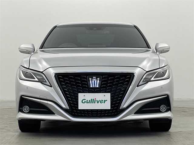 トヨタ クラウン ハイブリッド S 群馬県 2019(平31)年 8.9万km シルバーM T-Conect 8インチナビ(遠視点ディスプレイ)/・フルセグTV/FM/AM/USB/AUX/CD/DVD/バックカメラ/Bluetooth/Miracast/＝＝＝＝＝＝＝＝＝＝＝＝＝＝/Toyota Safety Sence/・プリクラッシュセーフティ/・レーントレーシングアシスト/・レーダークルーズコントロール/・ロードサインアシスト/・アダプティブハイビームシステム/・オートマチックハイビーム/インテリジェントクリアランスソナー/前席パワーシート/前席シートヒーター/ステアリングヒーターステアリングスイッチ/LEDヘッドライト/LEDフォグランプ/前方ドライブレコーダー/パドルシフト/プッシュスタート/スマートキー