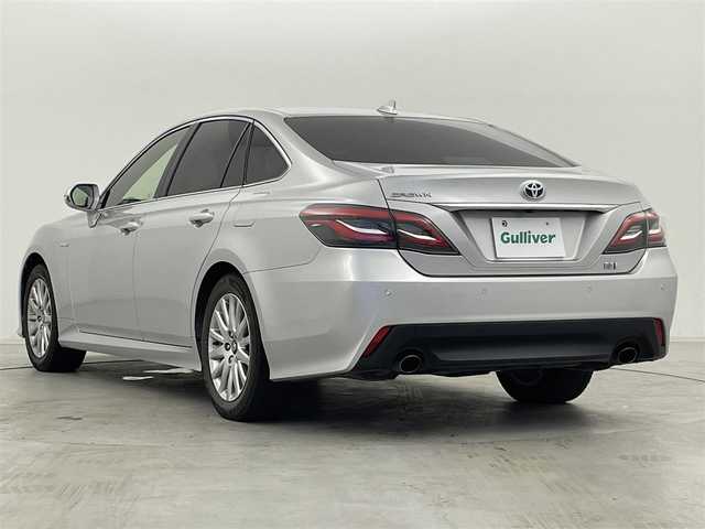 トヨタ クラウン ハイブリッド S 群馬県 2019(平31)年 8.9万km シルバーM T-Conect 8インチナビ(遠視点ディスプレイ)/・フルセグTV/FM/AM/USB/AUX/CD/DVD/バックカメラ/Bluetooth/Miracast/＝＝＝＝＝＝＝＝＝＝＝＝＝＝/Toyota Safety Sence/・プリクラッシュセーフティ/・レーントレーシングアシスト/・レーダークルーズコントロール/・ロードサインアシスト/・アダプティブハイビームシステム/・オートマチックハイビーム/インテリジェントクリアランスソナー/前席パワーシート/前席シートヒーター/ステアリングヒーターステアリングスイッチ/LEDヘッドライト/LEDフォグランプ/前方ドライブレコーダー/パドルシフト/プッシュスタート/スマートキー