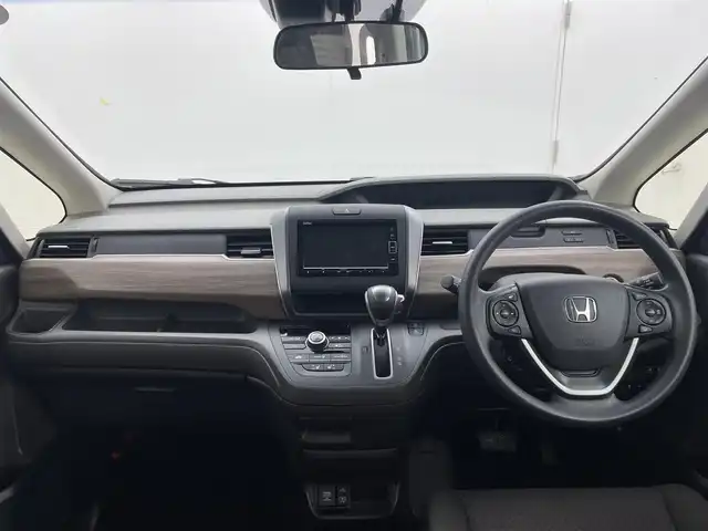 ホンダ フリード G 茨城県 2022(令4)年 1.2万km フィヨルドミストパール 純正ナビ（VXM-224VFi）/フルセグTV/Bluetooth/バックカメラ/ドライブレコーダー/ETC/追従クルーズコントロール/両側パワースライドドア/シートヒーター/レーンアシスト/コーナーセンサー/衝突軽減ブレーキ/横滑り防止装置/ステアリングリモコン/アイドリングストップ