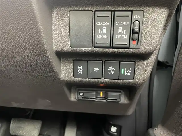 ホンダ フリード G 茨城県 2022(令4)年 1.2万km フィヨルドミストパール 純正ナビ（VXM-224VFi）/フルセグTV/Bluetooth/バックカメラ/ドライブレコーダー/ETC/追従クルーズコントロール/両側パワースライドドア/シートヒーター/レーンアシスト/コーナーセンサー/衝突軽減ブレーキ/横滑り防止装置/ステアリングリモコン/アイドリングストップ