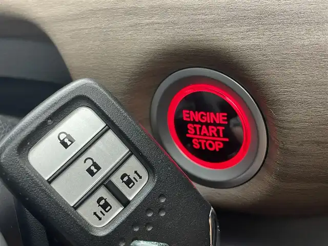 ホンダ フリード G 茨城県 2022(令4)年 1.2万km フィヨルドミストパール 純正ナビ（VXM-224VFi）/フルセグTV/Bluetooth/バックカメラ/ドライブレコーダー/ETC/追従クルーズコントロール/両側パワースライドドア/シートヒーター/レーンアシスト/コーナーセンサー/衝突軽減ブレーキ/横滑り防止装置/ステアリングリモコン/アイドリングストップ