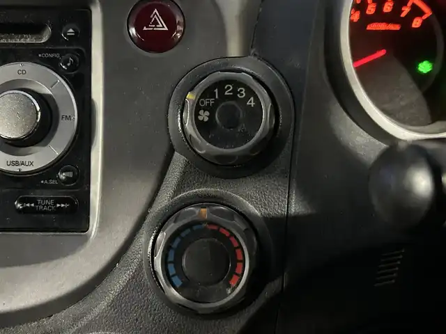 ホンダ フィット G 愛知県 2013(平25)年 13.7万km クリスタルブラックパール ワンオーナー/ETC/純正オーディオ（AM/FM/CD）/純正フロアマット