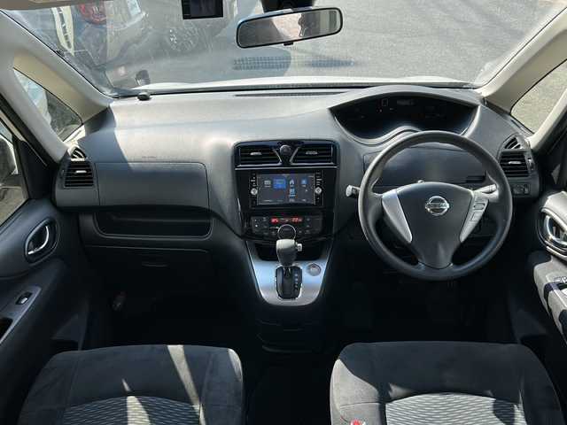 日産 セレナ ハイウェイスター Sエディション 沖縄県 2016(平28)年 8.2万km ブリリアントホワイトパール 純正オプションナビ/フルセグＴＶ/オーディオ（Ｂｌｕｅｔｏｏｔｈ、ＤＶＤ、ＣＤ、ＤＶＤ）/バックカメラ/ＥＴＣ/片側パワースライドドア/スマートキー/プッシュスタート/フォグライト