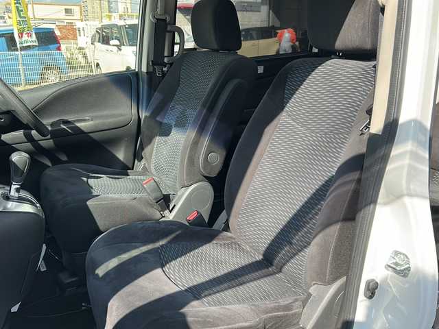 日産 セレナ ハイウェイスター Sエディション 沖縄県 2016(平28)年 8.2万km ブリリアントホワイトパール 純正オプションナビ/フルセグＴＶ/オーディオ（Ｂｌｕｅｔｏｏｔｈ、ＤＶＤ、ＣＤ、ＤＶＤ）/バックカメラ/ＥＴＣ/片側パワースライドドア/スマートキー/プッシュスタート/フォグライト