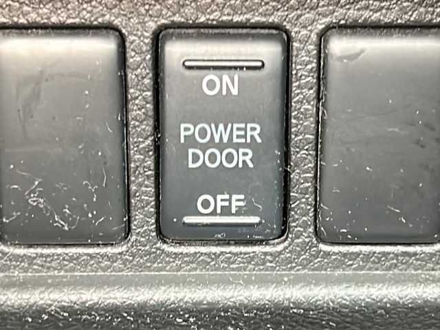 日産 セレナ ハイウェイスター Sエディション 沖縄県 2016(平28)年 8.2万km ブリリアントホワイトパール 純正オプションナビ/フルセグＴＶ/オーディオ（Ｂｌｕｅｔｏｏｔｈ、ＤＶＤ、ＣＤ、ＤＶＤ）/バックカメラ/ＥＴＣ/片側パワースライドドア/スマートキー/プッシュスタート/フォグライト