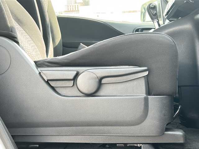 日産 セレナ ハイウェイスター Sエディション 沖縄県 2016(平28)年 8.2万km ブリリアントホワイトパール 純正オプションナビ/フルセグＴＶ/オーディオ（Ｂｌｕｅｔｏｏｔｈ、ＤＶＤ、ＣＤ、ＤＶＤ）/バックカメラ/ＥＴＣ/片側パワースライドドア/スマートキー/プッシュスタート/フォグライト