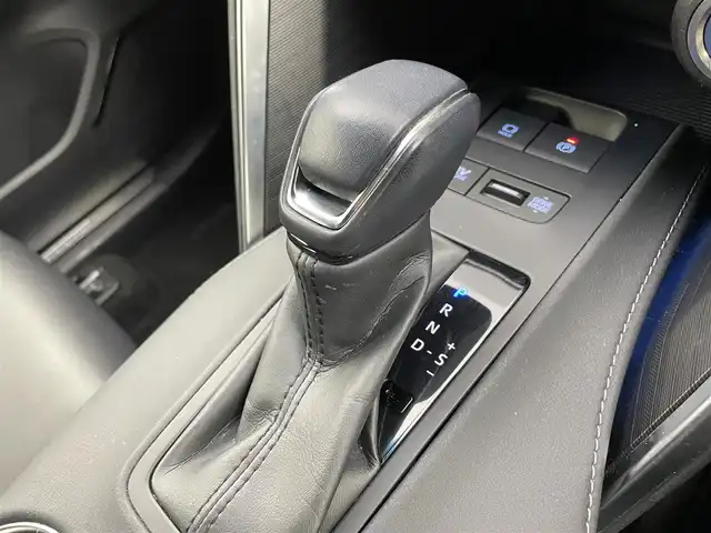 トヨタ ハリアー ハイブリッド Z 富山県 2021(令3)年 4万km プレシャスブラックパール １オーナー/JBLプレミアムサウンド/12.3インチメーカーナビ（bluetooth）/フルセグTV/バックカメラ/前後コーナーセンサー/ビルトインETC/ヘッドアップディスプレイ/パワーバックドア（フットオープン）/ハーフレザー/運転席パワーシート/ACC/プリクラッシュセーフティ/ブラインドスポットモニター/レーンキープ（センタートレース、操舵支援）/先行車発進告知/リヤクロストラフィックアラート/デジタルインナーミラー/ドライビングモード切替（スポーツ／ノーマル／エコ）/オートホールド/オートライト/LEDヘッドライト/フォグ/横滑防止装置/純正マット/保証書、取説