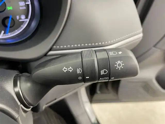 トヨタ ハリアー ハイブリッド Z 富山県 2021(令3)年 4万km プレシャスブラックパール １オーナー/JBLプレミアムサウンド/12.3インチメーカーナビ（bluetooth）/フルセグTV/バックカメラ/前後コーナーセンサー/ビルトインETC/ヘッドアップディスプレイ/パワーバックドア（フットオープン）/ハーフレザー/運転席パワーシート/ACC/プリクラッシュセーフティ/ブラインドスポットモニター/レーンキープ（センタートレース、操舵支援）/先行車発進告知/リヤクロストラフィックアラート/デジタルインナーミラー/ドライビングモード切替（スポーツ／ノーマル／エコ）/オートホールド/オートライト/LEDヘッドライト/フォグ/横滑防止装置/純正マット/保証書、取説