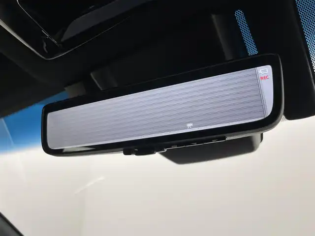 トヨタ ハリアー ハイブリッド Z 富山県 2021(令3)年 4万km プレシャスブラックパール １オーナー/JBLプレミアムサウンド/12.3インチメーカーナビ（bluetooth）/フルセグTV/バックカメラ/前後コーナーセンサー/ビルトインETC/ヘッドアップディスプレイ/パワーバックドア（フットオープン）/ハーフレザー/運転席パワーシート/ACC/プリクラッシュセーフティ/ブラインドスポットモニター/レーンキープ（センタートレース、操舵支援）/先行車発進告知/リヤクロストラフィックアラート/デジタルインナーミラー/ドライビングモード切替（スポーツ／ノーマル／エコ）/オートホールド/オートライト/LEDヘッドライト/フォグ/横滑防止装置/純正マット/保証書、取説