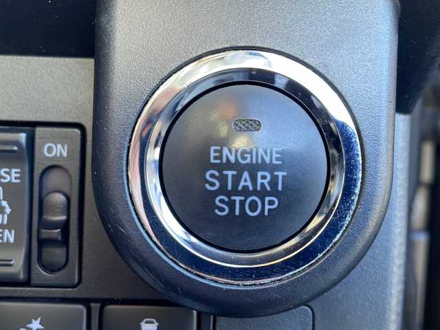 トヨタ ルーミー カスタムG S 岩手県 2017(平29)年 5.1万km ブラックマイカメタリック スマートアシスト/社外SDナビ/フルセグTV/バックカメラ/ETC/両側パワースライドドア/寒冷地仕様/純正エンジンスターター/クルーズコントロール/衝突被害軽減ブレーキ/横滑り防止装置/コーナーセンサー/アイドリングストップ/オートライト/LEDヘッドライト/フォグランプ/スマートキー/プッシュスタート/電動格納ミラー/純正14インチAW/社外AW付きスタッドレスタイヤ積込/純正フロアマット/ドアバイザー/禁煙車