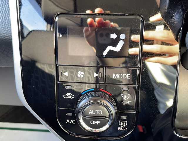 トヨタ ルーミー カスタムG S 岩手県 2017(平29)年 5.1万km ブラックマイカメタリック スマートアシスト/社外SDナビ/フルセグTV/バックカメラ/ETC/両側パワースライドドア/寒冷地仕様/純正エンジンスターター/クルーズコントロール/衝突被害軽減ブレーキ/横滑り防止装置/コーナーセンサー/アイドリングストップ/オートライト/LEDヘッドライト/フォグランプ/スマートキー/プッシュスタート/電動格納ミラー/純正14インチAW/社外AW付きスタッドレスタイヤ積込/純正フロアマット/ドアバイザー/禁煙車