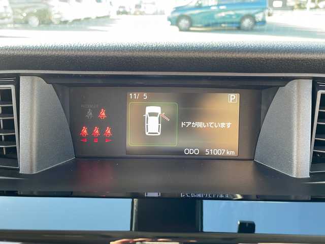 トヨタ ルーミー カスタムG S 岩手県 2017(平29)年 5.1万km ブラックマイカメタリック スマートアシスト/社外SDナビ/フルセグTV/バックカメラ/ETC/両側パワースライドドア/寒冷地仕様/純正エンジンスターター/クルーズコントロール/衝突被害軽減ブレーキ/横滑り防止装置/コーナーセンサー/アイドリングストップ/オートライト/LEDヘッドライト/フォグランプ/スマートキー/プッシュスタート/電動格納ミラー/純正14インチAW/社外AW付きスタッドレスタイヤ積込/純正フロアマット/ドアバイザー/禁煙車