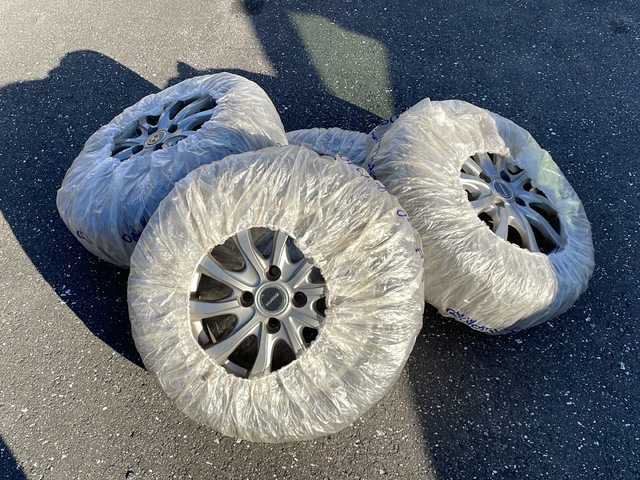 トヨタ ルーミー カスタムG S 岩手県 2017(平29)年 5.1万km ブラックマイカメタリック スマートアシスト/社外SDナビ/フルセグTV/バックカメラ/ETC/両側パワースライドドア/寒冷地仕様/純正エンジンスターター/クルーズコントロール/衝突被害軽減ブレーキ/横滑り防止装置/コーナーセンサー/アイドリングストップ/オートライト/LEDヘッドライト/フォグランプ/スマートキー/プッシュスタート/電動格納ミラー/純正14インチAW/社外AW付きスタッドレスタイヤ積込/純正フロアマット/ドアバイザー/禁煙車