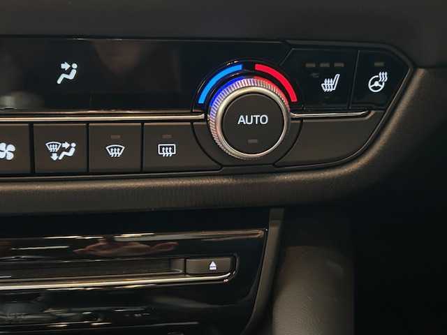 マツダ マツダ６ワゴン XD ブラックトーンエディション 宮城県 2021(令3)年 6.2万km スノーフレイクホワイトパールマイカ ルーフレール/マツダセーフティー/・レーンキープアシスト/・レーダークルーズコントロール/・ブラインドスポットモニター/・スマートブレーキサポート/・スマートシティブレーキサポート/・車間認知システム/・ドライバーアテンションアラート/純正ナビ/・Bluetooth/CD/DVD/フルセグ/社外ETC/360°ビューモニター/バック/サイド/フロント/全方位/USB/AUX/革巻きステアリング/・ステアリングスイッチ/・パドルシフト/・ステアリングヒーター/赤革レザーシート/・シートメモリー/・パワーシート/アイドリングストップ/プッシュスタート/純正19インチアルミホイール/純正フロアマット/オートライト/オートマチックハイビーム/純正LEDヘッドライト/衝突軽減システム/横滑り防止装置/盗難防止装置