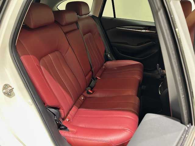 マツダ マツダ６ワゴン XD ブラックトーンエディション 宮城県 2021(令3)年 6.2万km スノーフレイクホワイトパールマイカ ルーフレール/マツダセーフティー/・レーンキープアシスト/・レーダークルーズコントロール/・ブラインドスポットモニター/・スマートブレーキサポート/・スマートシティブレーキサポート/・車間認知システム/・ドライバーアテンションアラート/純正ナビ/・Bluetooth/CD/DVD/フルセグ/社外ETC/360°ビューモニター/バック/サイド/フロント/全方位/USB/AUX/革巻きステアリング/・ステアリングスイッチ/・パドルシフト/・ステアリングヒーター/赤革レザーシート/・シートメモリー/・パワーシート/アイドリングストップ/プッシュスタート/純正19インチアルミホイール/純正フロアマット/オートライト/オートマチックハイビーム/純正LEDヘッドライト/衝突軽減システム/横滑り防止装置/盗難防止装置