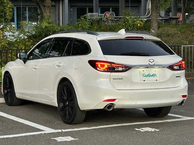 マツダ マツダ６ワゴン XD ブラックトーンエディション 宮城県 2021(令3)年 6.2万km スノーフレイクホワイトパールマイカ ルーフレール/マツダセーフティー/・レーンキープアシスト/・レーダークルーズコントロール/・ブラインドスポットモニター/・スマートブレーキサポート/・スマートシティブレーキサポート/・車間認知システム/・ドライバーアテンションアラート/純正ナビ/・Bluetooth/CD/DVD/フルセグ/社外ETC/360°ビューモニター/バック/サイド/フロント/全方位/USB/AUX/革巻きステアリング/・ステアリングスイッチ/・パドルシフト/・ステアリングヒーター/赤革レザーシート/・シートメモリー/・パワーシート/アイドリングストップ/プッシュスタート/純正19インチアルミホイール/純正フロアマット/オートライト/オートマチックハイビーム/純正LEDヘッドライト/衝突軽減システム/横滑り防止装置/盗難防止装置