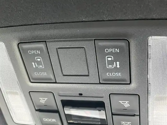 トヨタ ノア S－G 山形県 2022(令4)年 0.8万km ホワイトパールクリスタルシャイン トヨタセーフティセンス/純正メモリナビ/　【フルセグ　Bluetooth　CD　USB　AM・FM】/全周囲カメラ/両側パワースライドドア/レーダークルーズコントロール/LEDオートライト/オートマチックハイビーム/16インチアルミホイール/コーナーセンサー/ステアリングスイッチ/電動格納ウィンカーミラー/ETC2.0/スマートキー/フロアマット